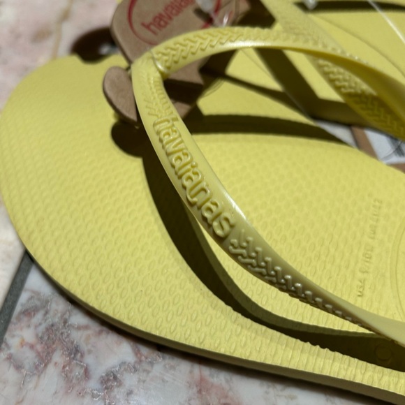 Havianas Slim Flip Flop Pixel Yellow NWT - Picture 6 of 10
